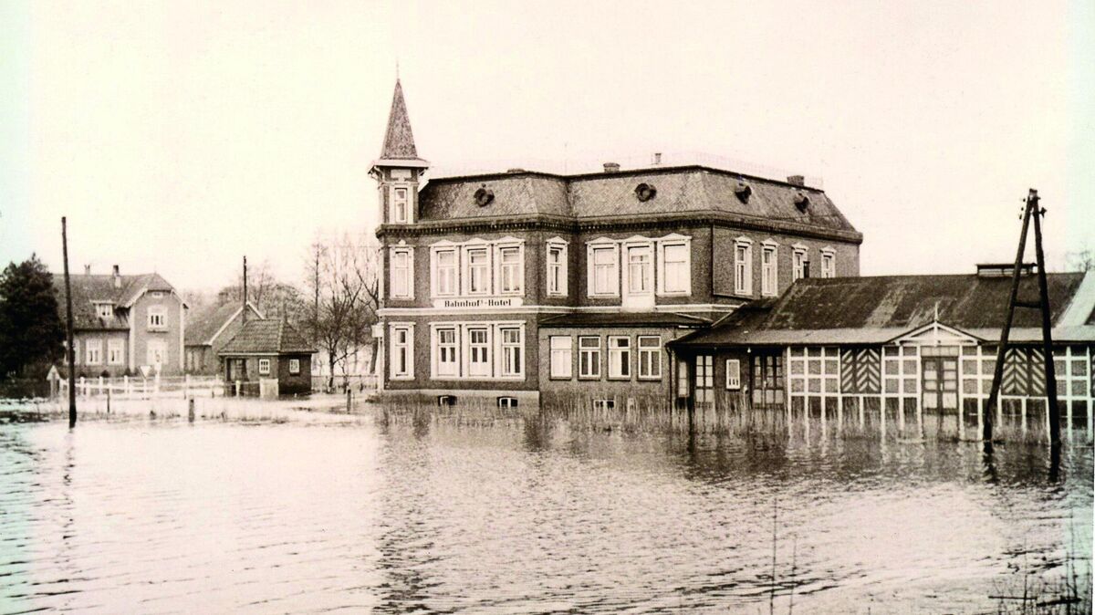 Das Hotel liegt weit weg von der Küste und war trotzdem von der Sturmflut 1962 betroffen. Foto: Familie Peter