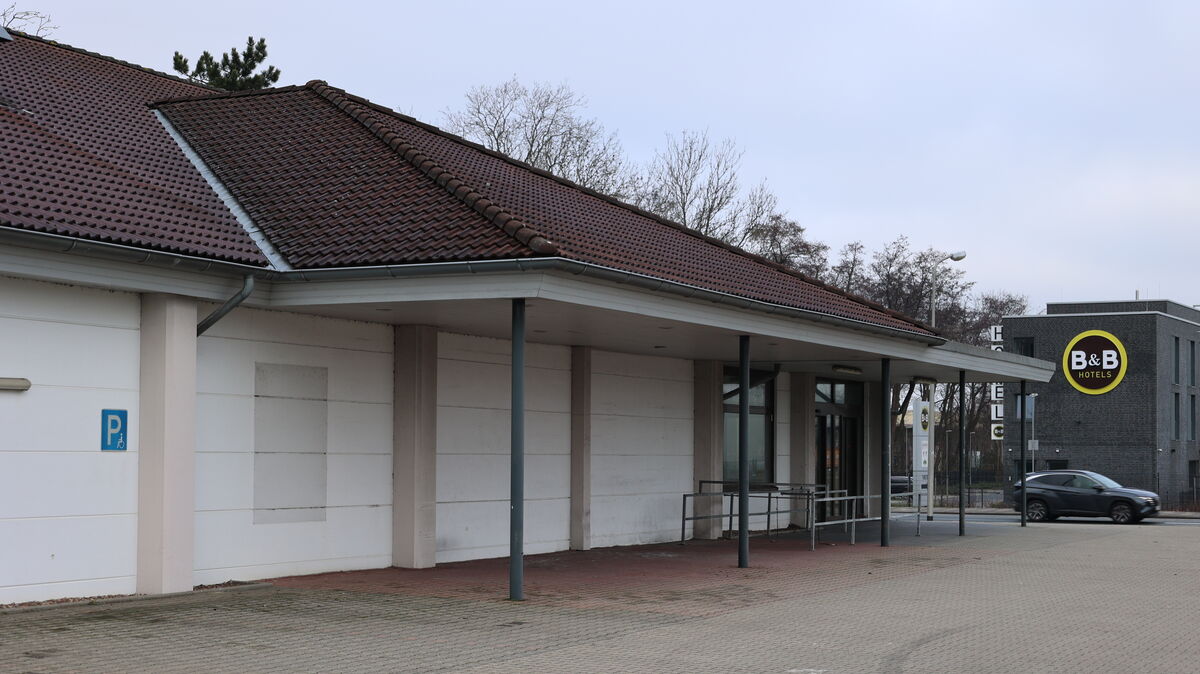 An der Grodener Chaussee 32 wird sich der Markendiscounter "Netto" in einem Neubau niederlassen. Das aktuelle Gebäude wird dafür abgerissen. Foto: Stadt Cuxhaven