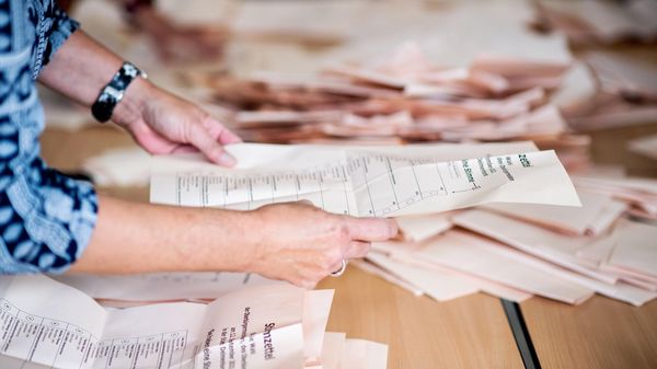 Ärger bei Kommunalwahl: Cuxhavener Wahllokal gehen vorübergehend die Stimmzettel aus