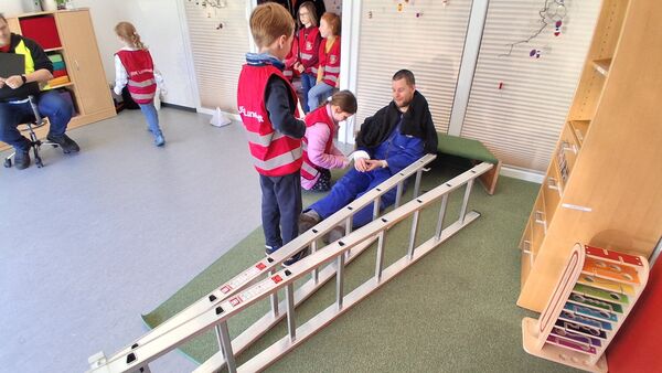 Jugendrotkreuz-Wettbewerb in Hemmoor: Junge Helden aus dem Kreis Cuxhaven im Einsatz