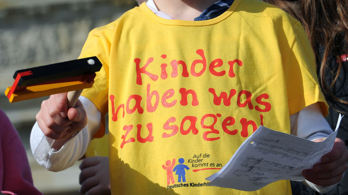 "Kinder haben was zu sagen!?" Die Stadt Hemmoor wurde 2022 als "Kinderfreundliche Kommune" zertifiziert. Ob es erneut ein solches Qualitätssiegel gibt, muss sich noch zeigen. Es müssen bestimmte Kriterien erfüllt werden. Foto: Jens Kalaene/dpa