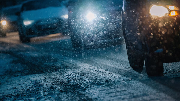 Unfall auf der A27 bei Cuxhaven: Winterglätte wird junger Autofahrerin zum Verhängnis