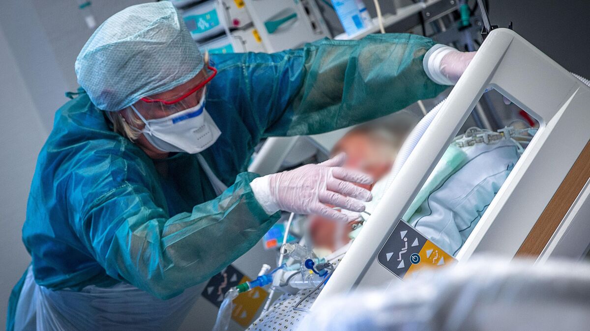 In vielen Krankenhäusern, auch im Kreis Cuxhaven, gelten fortan strengere Regeln für Besucherinnen und Besucher. Doch es gibt Ausnahmen. Symbolfoto: Jens Büttner/dpa