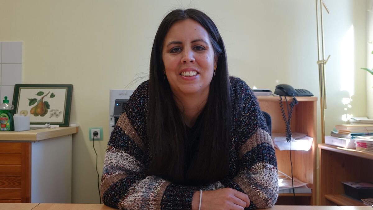 Jedixa Diaz arbeitet seit 2020 als Flüchtlingsbegleiterin in Otterndorf. Ihren Job sieht sie als Möglichkeit, etwas zu bewirken und das Leben von hilfsbedürftigen Menschen zum Besseren zu wenden. Foto: Anders