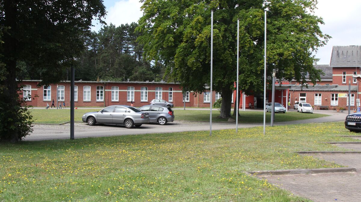 Das Ankunftszentrum auf dem Gelände des ehemaligen Seehospitals in Cuxhaven-Sahlenburg ist derzeit überfüllt. Foto: Reese-Winne