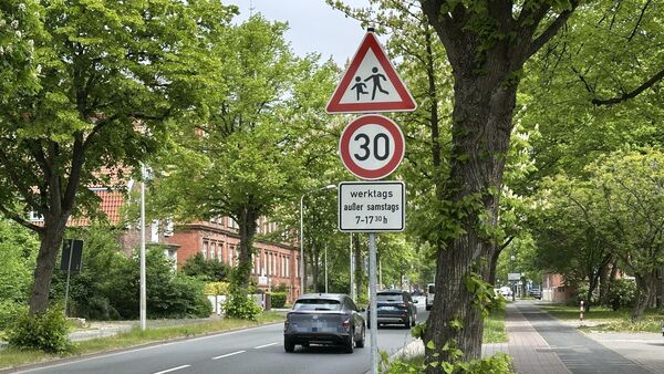 Fuß vom Gas in Cuxhaven: Hier gilt ab jetzt zu Schulzeiten Tempo 30