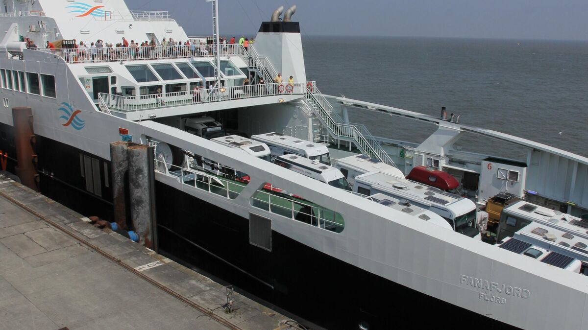 Die finanziell angespannte Lage der Elbferry wirkt sich ab sofort auf die Fährtermine zwischen Cuxhaven und Brunsbüttel aus. Foto: Sassen