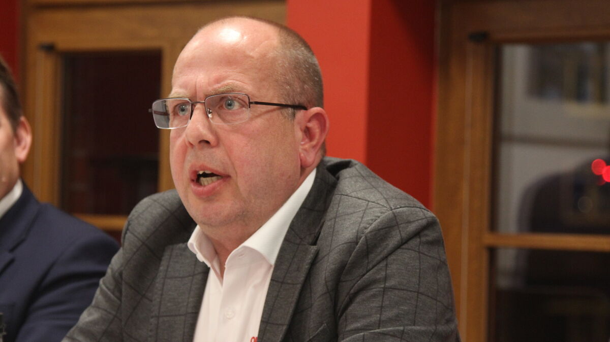 Oliver Ebken spricht von "Taschenspieler-Tricks", die rund um seine Abberufung in kommunalen Gremien angewendet werden. Foto: Reese-Winne
