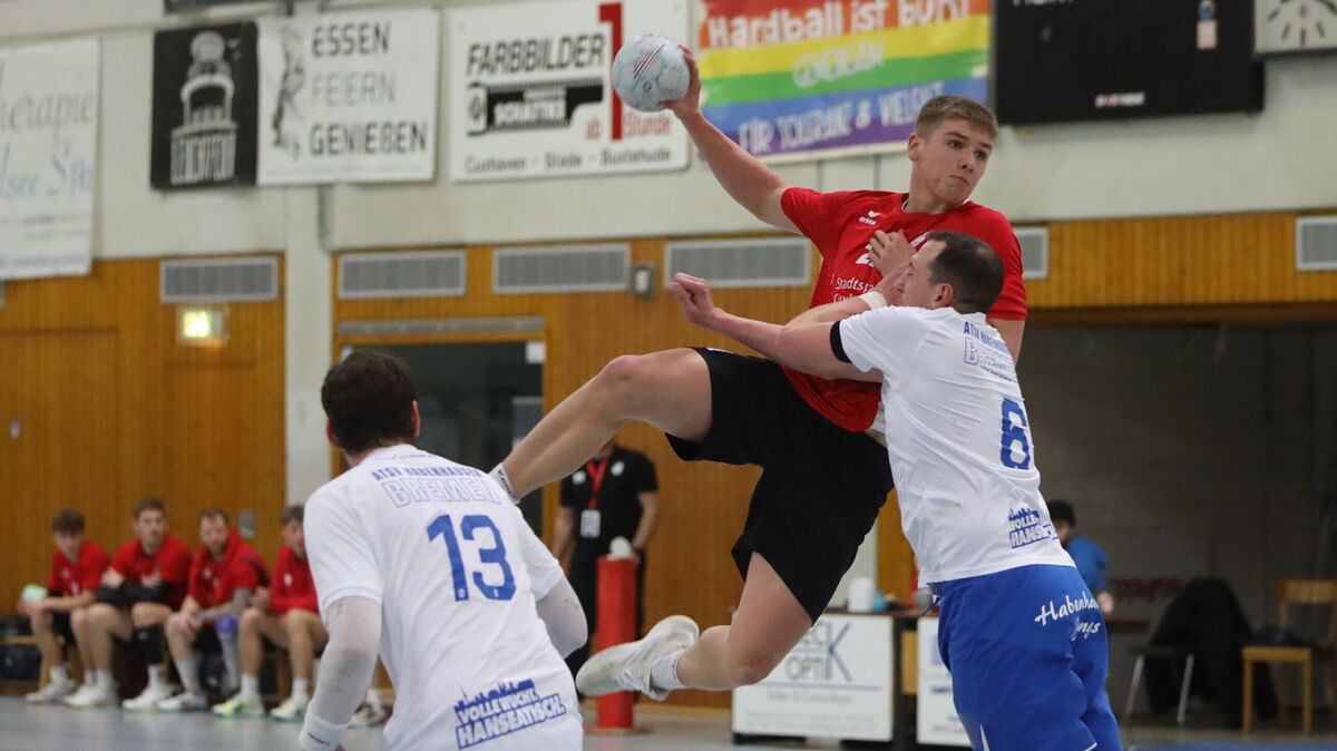Matthis Schriefer ist wieder fit. Der Altenwalder Rückraumschütze hat seine Knöchelverletzung auskuriert und wird am Sonnabend im Heimspiel gegen Achim/Baden II auf dem Feld stehen. Foto: Unruh