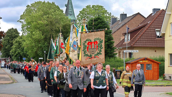 Schützenfest in Groden: Verein feiert 75-jähriges Jubiläum und kürt neue Majestäten