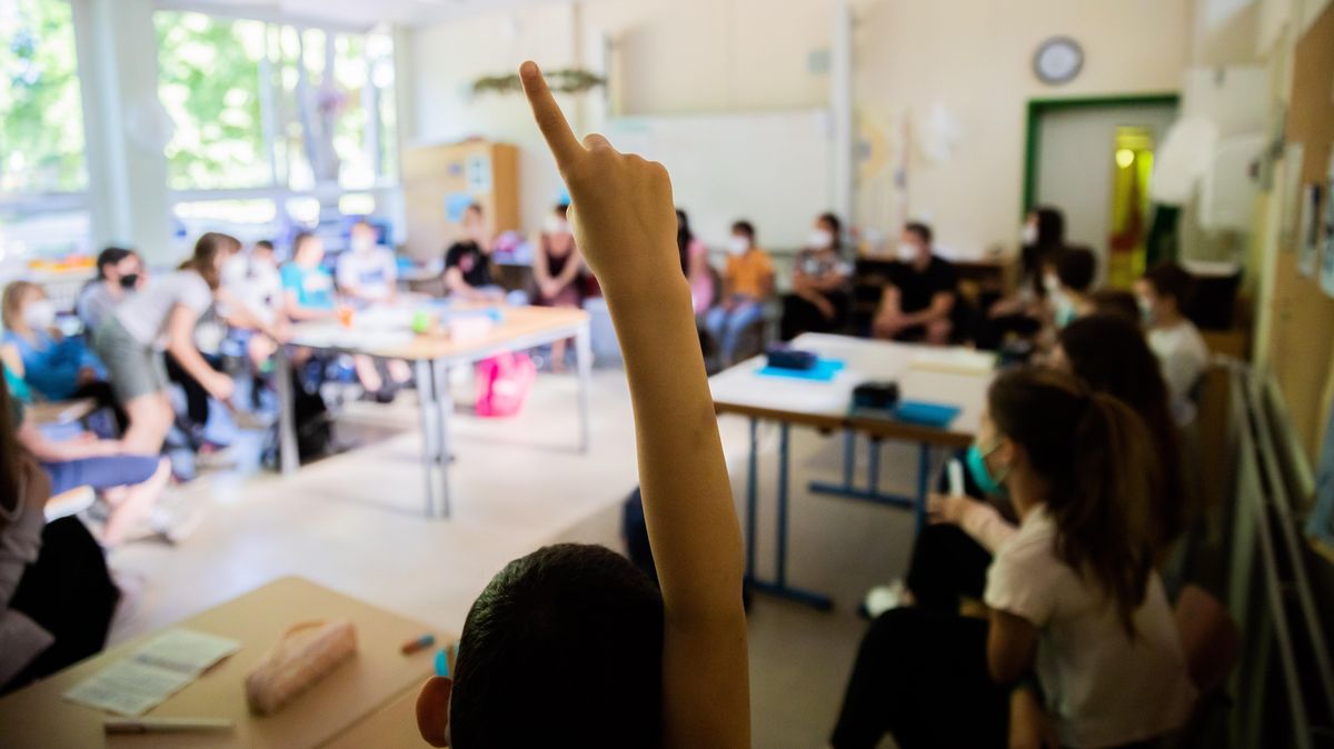 In Niedersachsen sollen die Schulen nach den Sommerferien im Regelbetrieb starten, einige Sicherheitsvorkehrungen sollen dennoch vorgenommen werden. Foto: Christoph Soeder/dpa