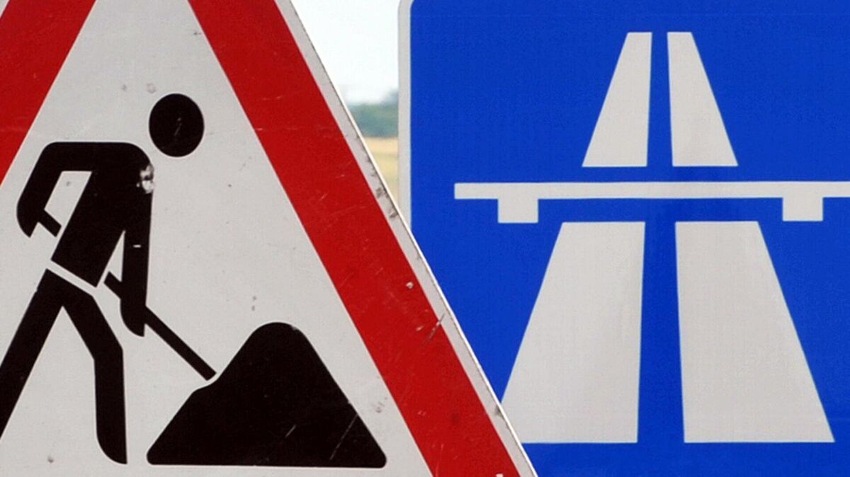 Die Autobahn GmbH muss im Oktober die A27 in Fahrtrichtung Bremen zwischen den Anschlussstellen Altenwalde und Nordholz vollständig schließen, um die stark beschädigte Fahrbahn instand zu setzen. Bild: Schutt/dpa
