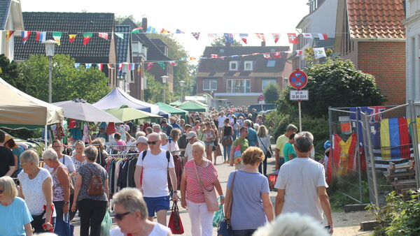 Wenn Döse drei Tage lang Kopf steht: Das Programm für "Op no Dös" 2025