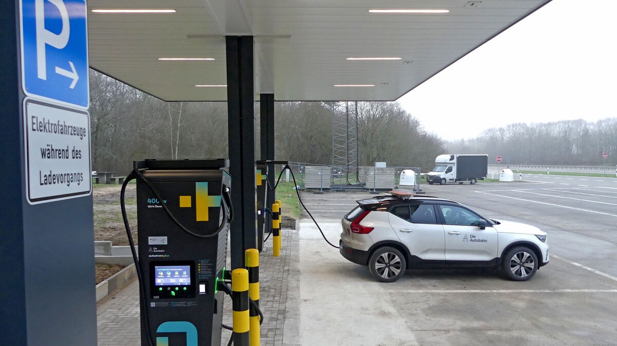 Elektrofahrzeuge können hier künftig schnell und effizient aufgeladen werden. Foto: Autobahn GmbH