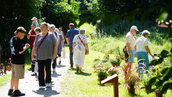 "GartenMagie" im Natureum in Balje lockte mit Pflanzen, Kunst und Genuss