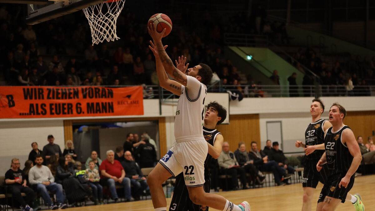 Darron McDuffie will auch in den beiden Spielen zum Saisonende in der Rundturnhalle eine wichtige Rolle bei den Rot-Weiss Cuxhaven BasCats spielen. Foto: Witthohn