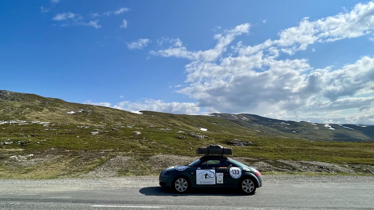 Mit ihrem über 20 Jahre alten Audi TT nahmen Helke und Merlin Gutsche am Baltic Sea Circle teil. Foto: privat