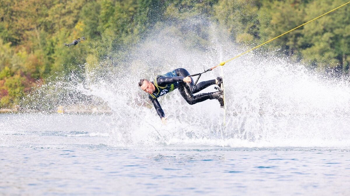 Oliver Marks fühlt sich auf dem Wasser wohl. Der Neuhäuser startete kürzlich bei den Europameisterschaften – mit Erfolg. Foto: Ben Kühnert