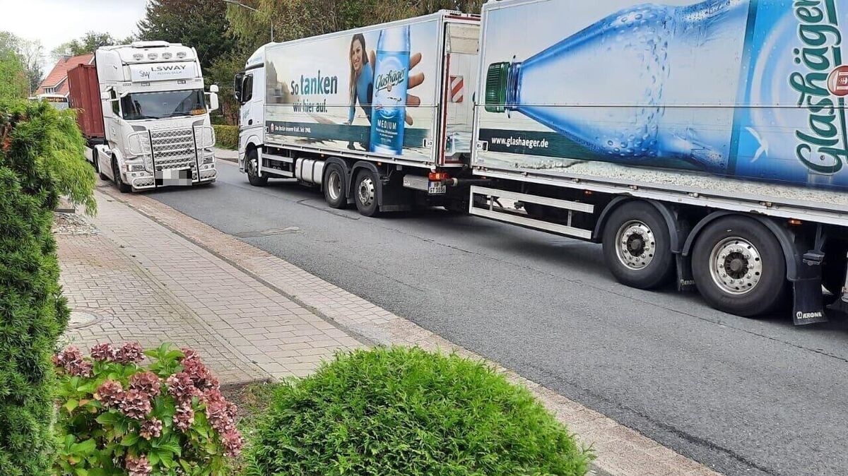 Sämtliche Fahrzeuge werden am Donnerstag und Freitag aufgrund der Sperrung der B73 über Lüdingworth umgeleitet. Foto: Unruh