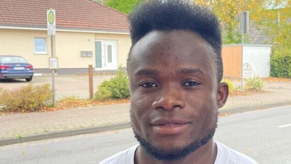 Erfolgsgeschichte aus Neuenkirchen: Jerry aus Liberia darf nach großem Kampf bleiben