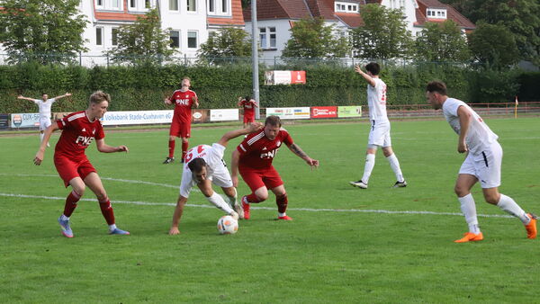 Härtetest vor der neuen Fußballsaison: Vier Cuxhavener Stadtderbys an zwei Tagen