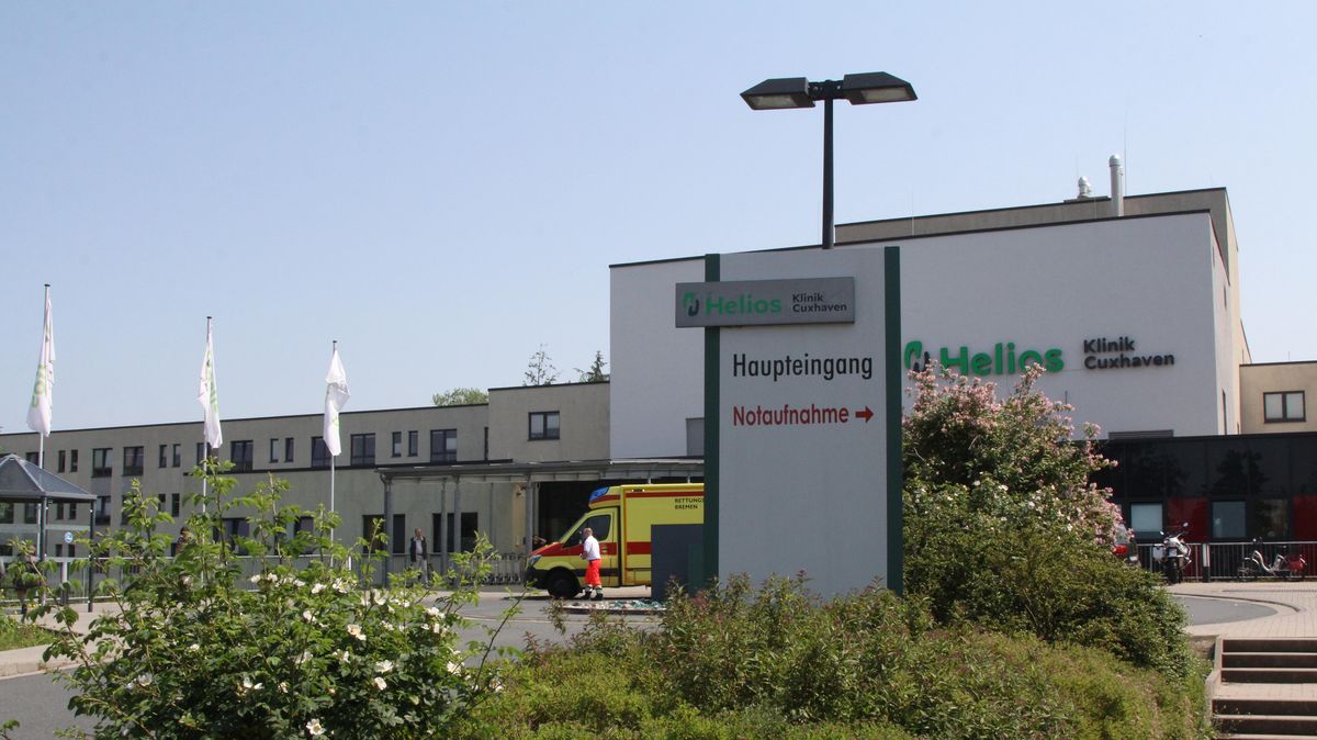 Der Geschäftsführer der Helios-Klinik in Cuxhaven, Georg Thiessen verlässt die Klinkik zum ersten November - vorgeblich auf eigenen Wunsch. Das teilt der Konzern am Freitag mit. Thiessen wird Geschäftsführer der Helios-Klinik in Kronach. Der Nachfolger kommt ebenfalls aus den Helios-Reihen: Thomas Hempel wird neuer Geschäftsführer in Cuxhaven. Foto: Reese-Winne