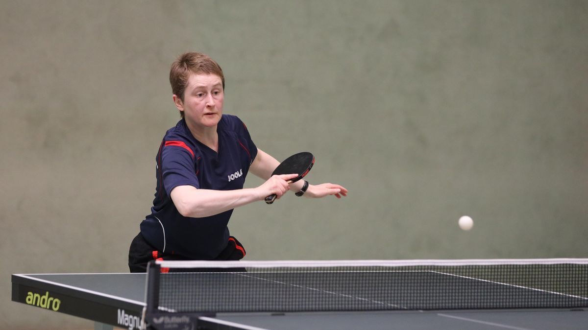 Birte Mangels spielt seit Jahren auf Top-Niveau für die Tischtennis-Damen des TSV Germania Cadenberge. Nun wurde ihre Mannschaft abgemeldet. Mangels hofft auf einen Neustart im kommenden Jahr und hält sich solange bei den Herren fit. Foto: Unruh