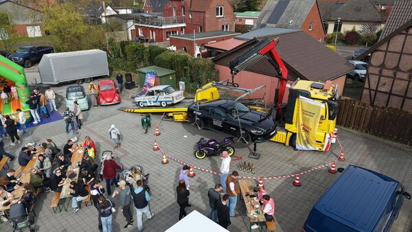 Cuxhavens Car Community bringt besondere Autos nach Lüdingworth