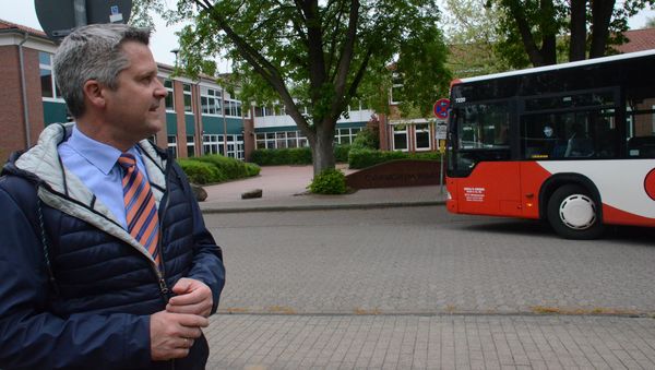 Auf Cuxland-Tour mit Landrat-Kandidat Berghorn
