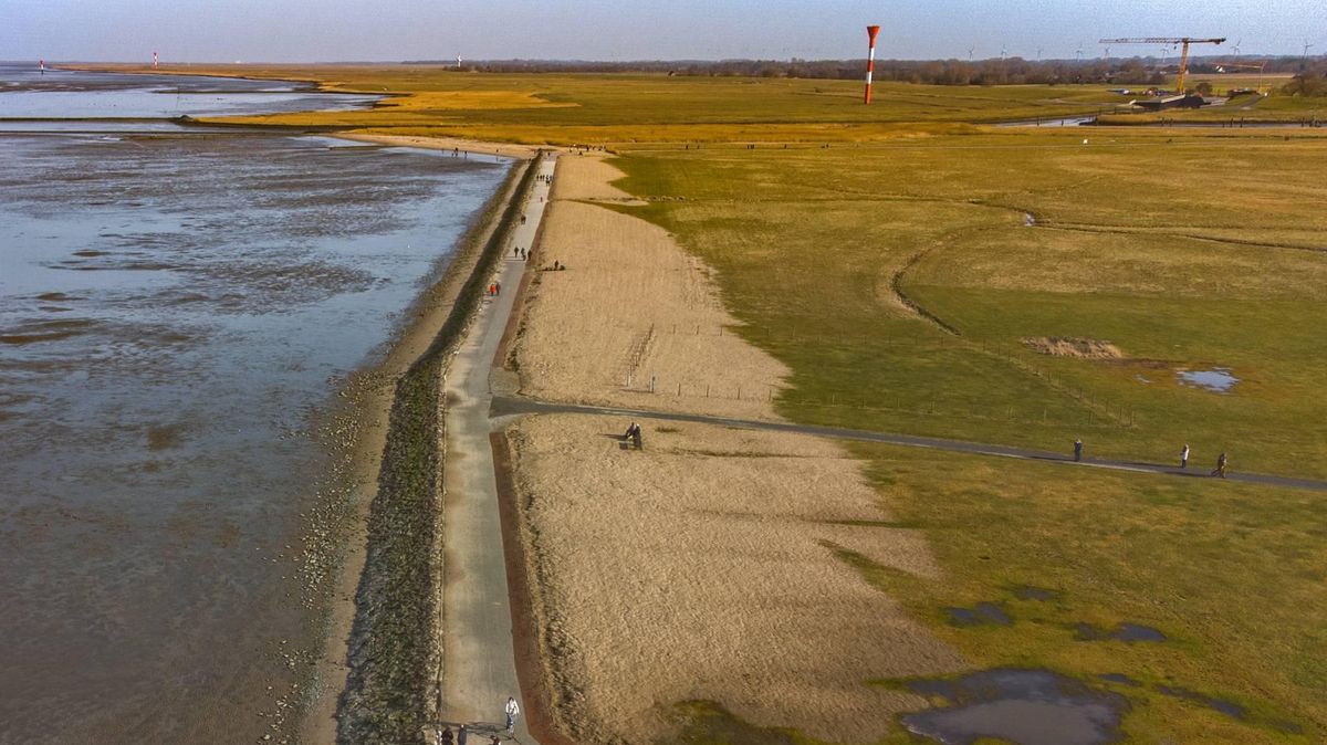 Maritime Bummelmeile: Die Promenade am Grünstrand dürfte Otterndorfs beliebteste Flanierstrecke sein. Foto: Trüde