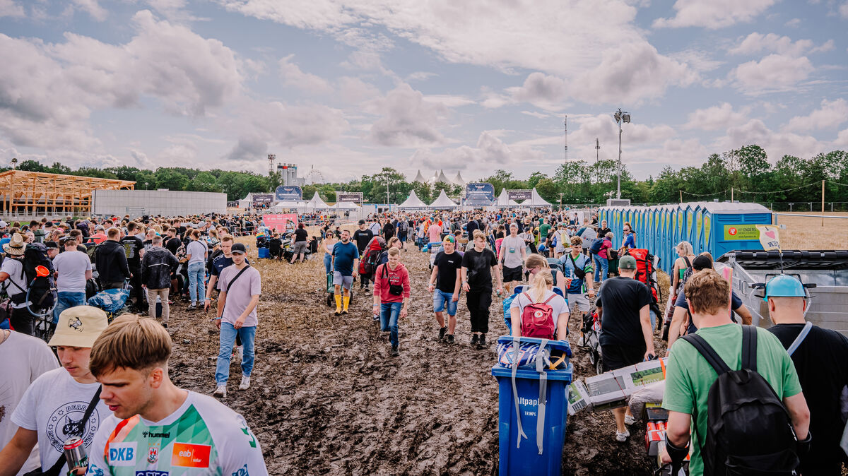 Bereits am Mittwoch reisen tausende Besucher zum Deichbrand-Festival an, um die Camps zu beziehen. Foto: Keck