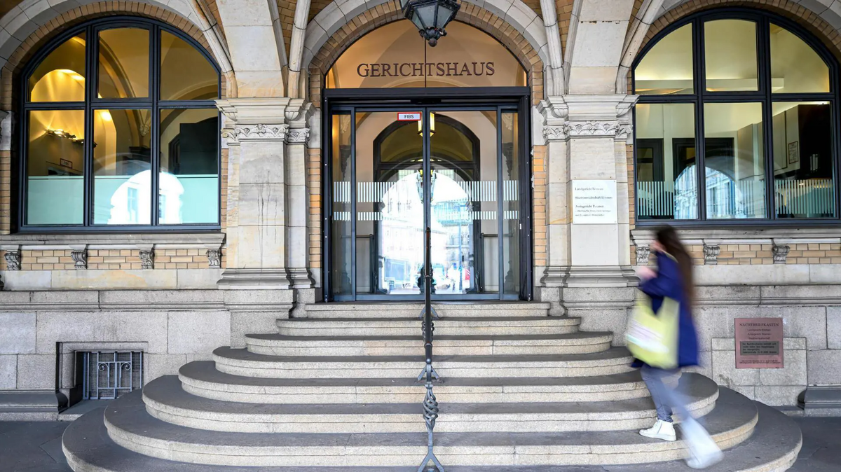 Eine Menge Zeugen: Viele Kunden der mutmaßlichen Botox-Betrügerin aus Bremerhaven sagen vor dem Landgericht Bremen aus. Foto: Schuldt