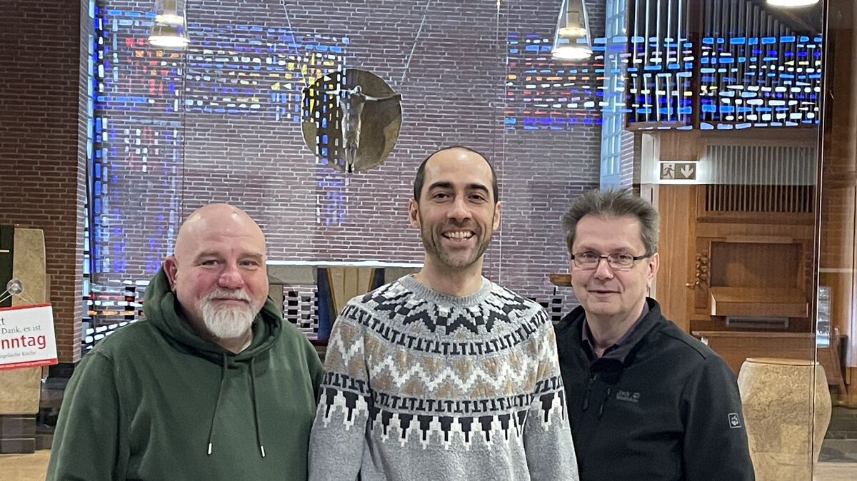 Projektleiter Jörg Flehnert, der künstlerische Leiter Niels Hertel und Pastor Hans-Christian Engler (v.l.) sind gespannt darauf, was sie in diesem Mammut-Projekt der "Kulturkirche" erwartet. Foto: Reese-Winne