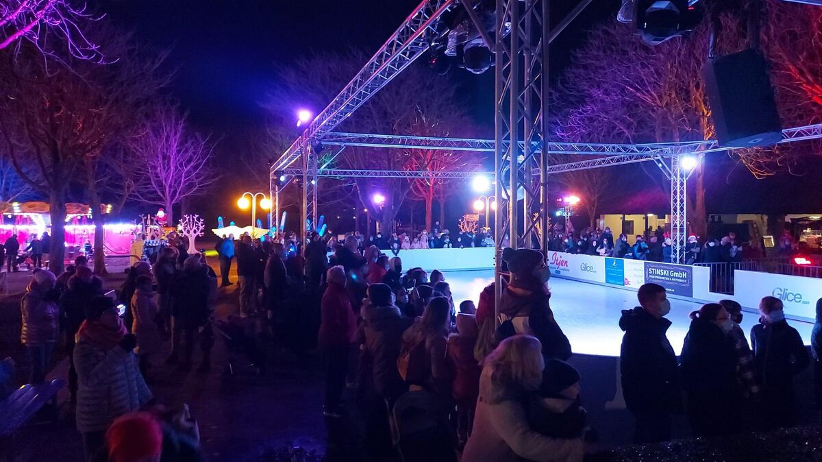 winterzauber-cuxhaven-im-kurpark-d-se-ist-er-ffnet-cnv-medien