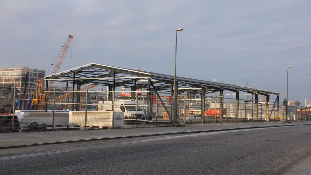 Im Frühjahr wird der Betrieb Helgoland Fracht-Kontor GmbH in den Neuen Fischereihafen umziehen. Foto: Sassen