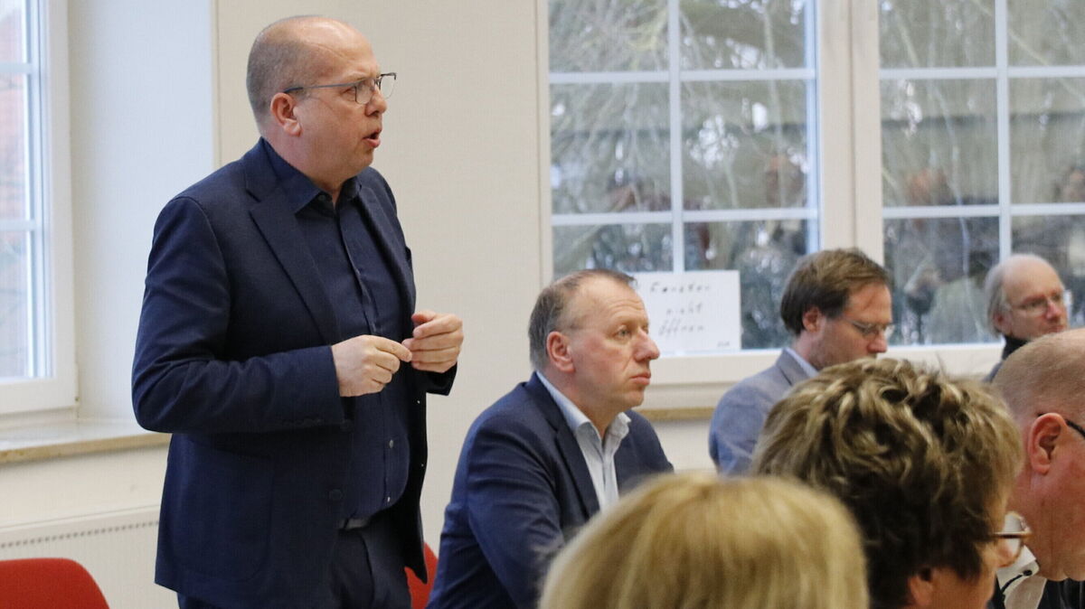 Der Ratssaal war am vergangenen Donnerstag erneut Schauplatz einer Auseinandersetzung zwischen dem mittlerweile fraktionslosen Ratsherren Oliver Ebken (Bild) und seiner bisherigen Fraktion. Archivfoto: Koppe