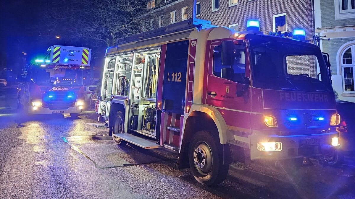 Die Feuerwehr rückt mit etwa 30 Einsatzkräften in die Poststraße aus. Foto: Feuerwehr