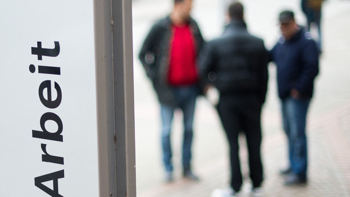 Bei der Vermittlung von Arbeit setzt man jetzt auch an der Oste auf einen Jobcoach, der Arbeitgeber und Arbeitssuchenden individuell zur Seite steht. Foto: Julian Stratenschulte/dpa