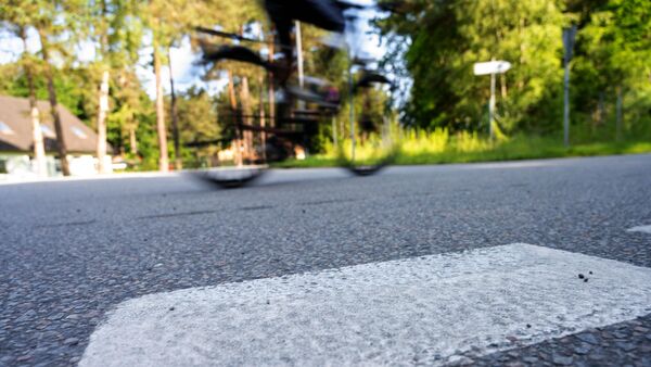 Beide weichen in dieselbe Richtung aus: Verletzte bei E-Bike-Unfall in Cadenberge