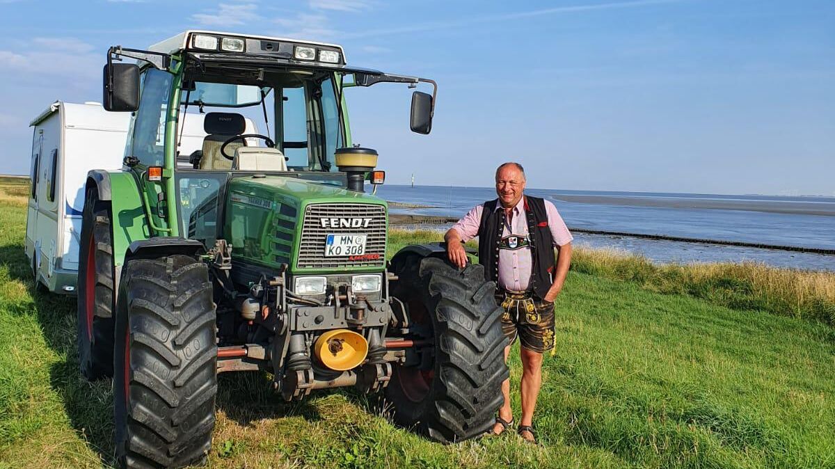 Manfred Kögel fuhr mit seinem Fendt von Bayern an die Küste. Foto: Morjan