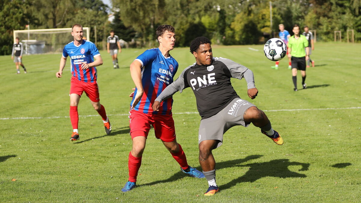 Victor Santos erzielte beim 3:1-Auswärtssieg des FC Cuxhaven den Treffer zum zwischenzeitlichen 2:0. Foto: Unruh