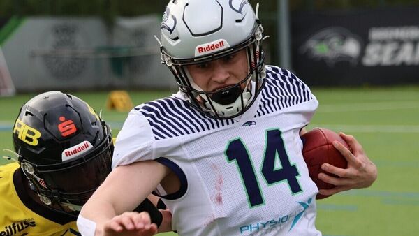 Highschool-Angebote aus den USA: Cuxhavener Football-Talent geht nach Amerika