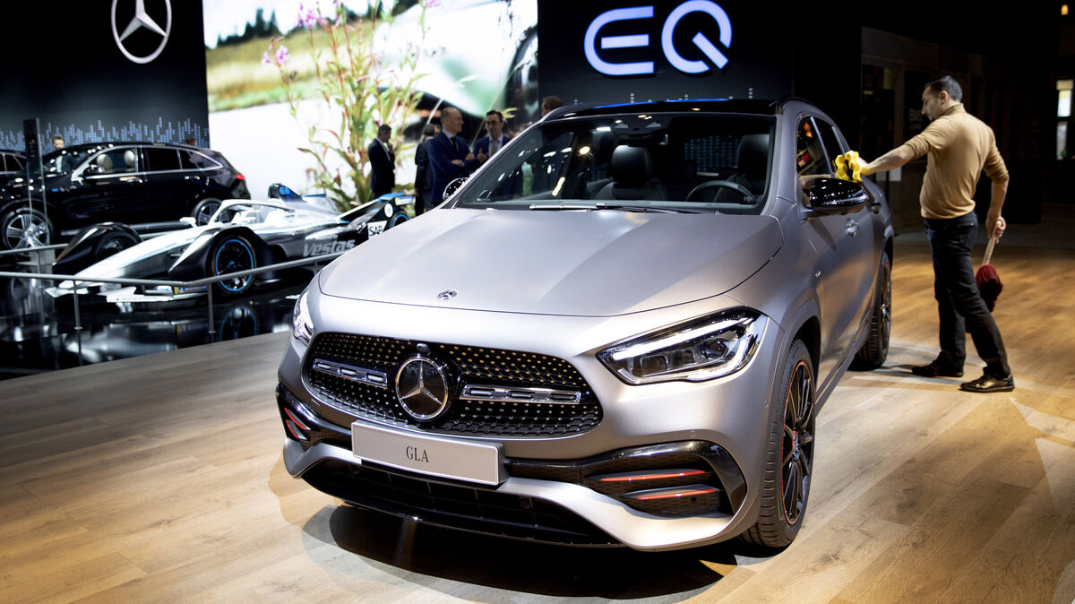 Ein GLA ist verschwunden. Das Auto wurde bei einem Autohändler gestohlen. Symbolfoto: Virginia Mayo/picture alliance/dpa/AP