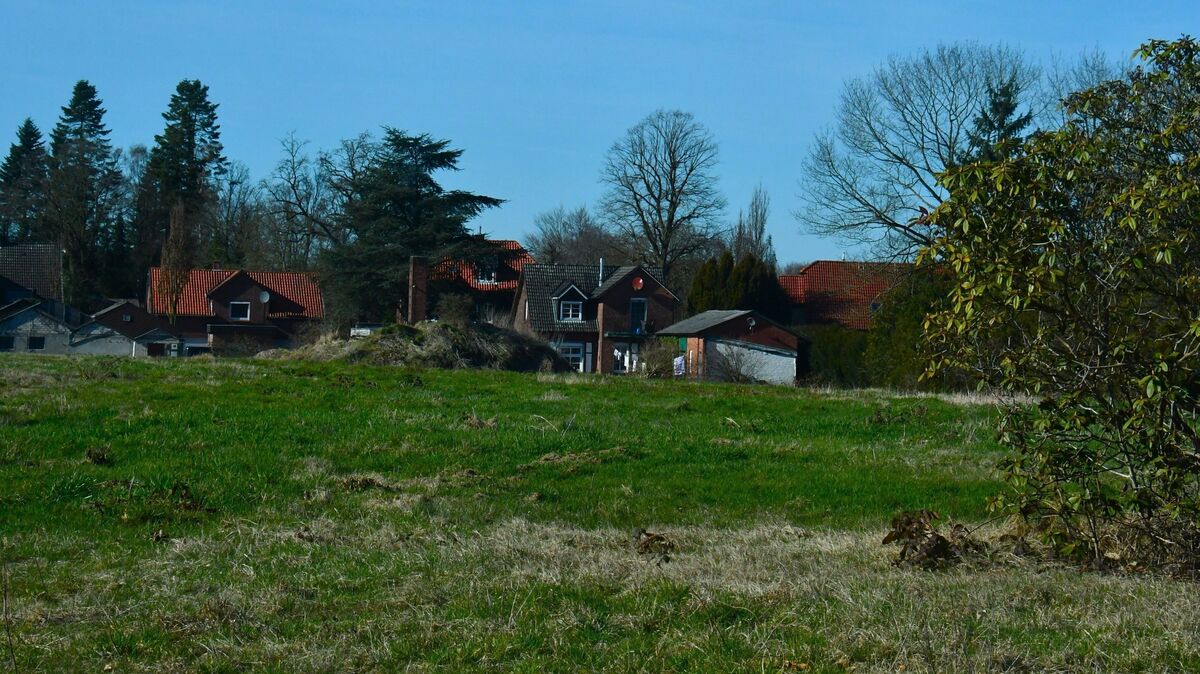 Künftig Wohnbebauung statt Grünfläche? Im Hemmoorer Stadtteil Basbeck laufen die Planungen für eine entsprechende Planung. Foto: Schröder