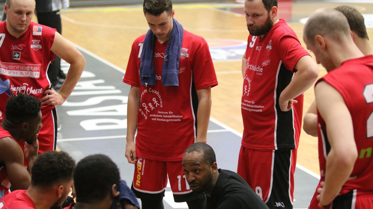 Christoph Nicol (Nr. 9) übernimmt das Traineramt bei den Baskets. Foto: Lütt
