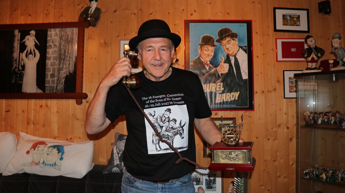 Schon als Kind hat sich Johann Schult für die Schwarz-Weiß-Filme von Stan Laurel und Oliver Hardy begeistert. Heute ist der Hemmoorer Sprecher und "Außenminister" des Laurel-und-Hardy-Fanklubs "The Bullfighters". Foto: Mangels