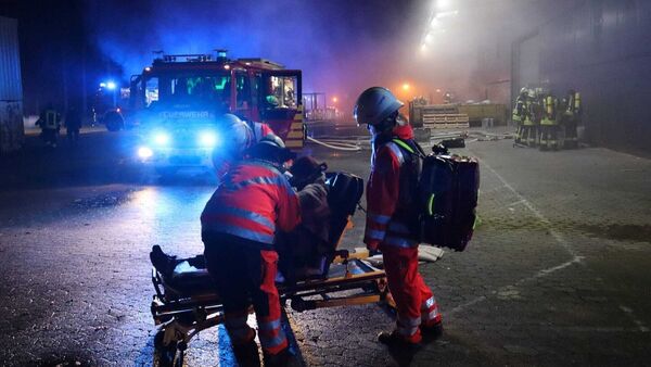 Feuer und Explosionen in Altenwalde: Spektakuläre Übung fordert die Einsatzkräfte