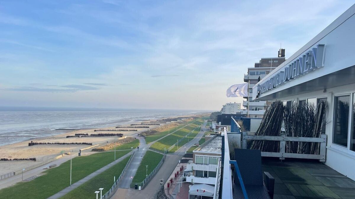 Eine bessere Lage geht nicht: Direkt am Strand und Weltnaturerbe Wattenmeer liegt das Strandhotel Duhnen. Fotos: Kramp
