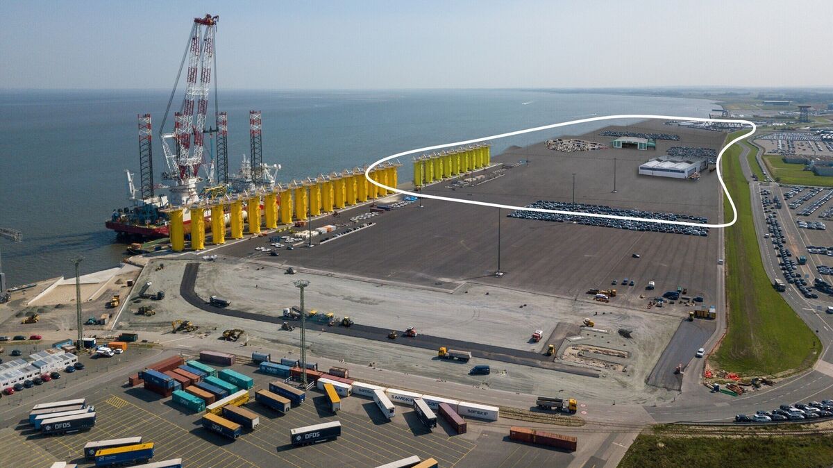 So soll der Cuxhavener Hafen in Zukunft aussehen. Weiß umrandet sind die neuen Liegeplätze. Grafik: NPäfen