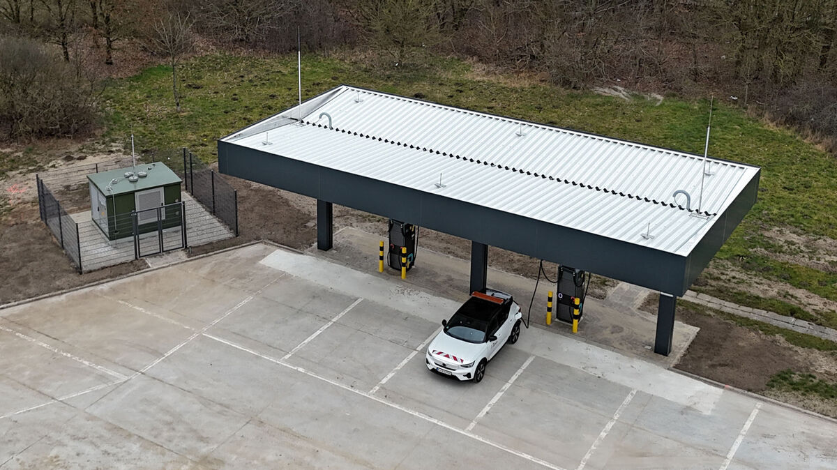 Der neue Schnellladepark an der A27 bei Cuxhaven sorgt für eine schnellere Ladeinfrastruktur für Elektroautos. Foto: Die Autobahn GmbH des Bundes